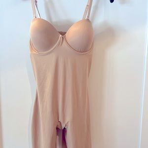 SPANX Suit Your Fancy Strapless Cupped Mid Thigh Body-shaping Bodysuit